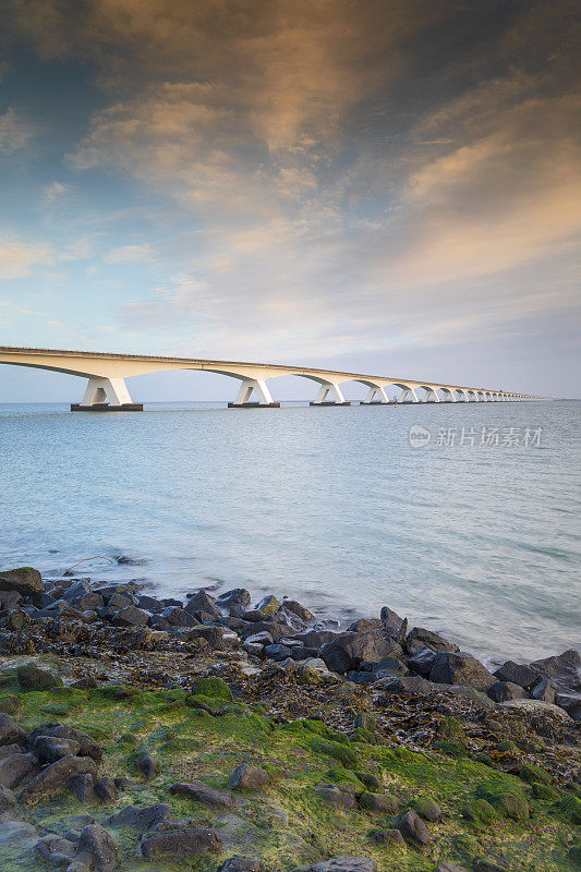 荷兰泽兰省的泽兰大桥(Zeelandbrug, Zeeland Bridge)